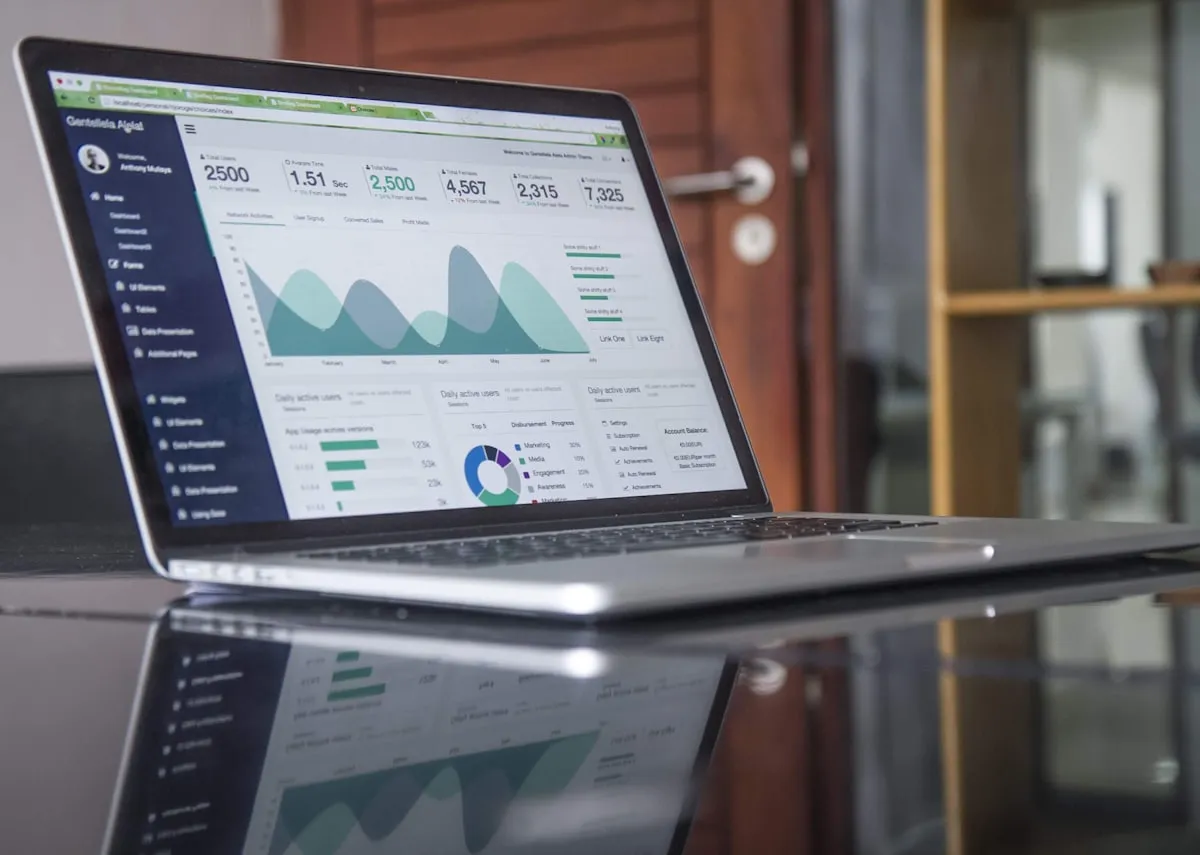 SEO analytics dashboard showing organic traffic growth for a London business website.